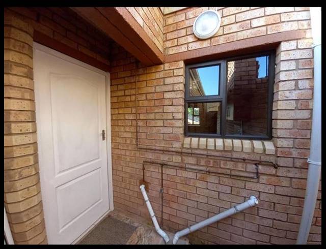 2 BEDROOM PROPERTY TO RENT IN MOUNT VERNON